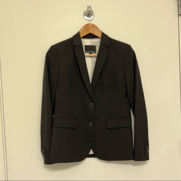 Banana Republic black blazer size 2 - Picture 4 of 7